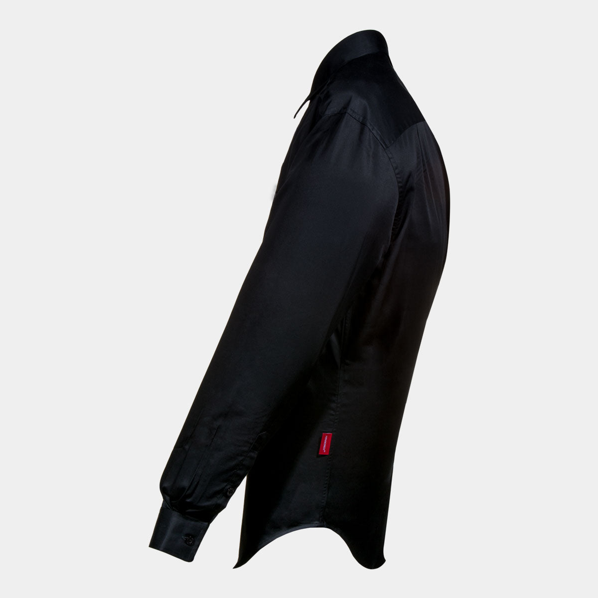 Hansesack Produktbild schwarzes Business-Hemd mit Brusttasche seidig glänzend von der Seite