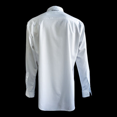 Hansesack Produktbild weißes Business-Hemd mit Brusttasche seidig glänzend von hinten